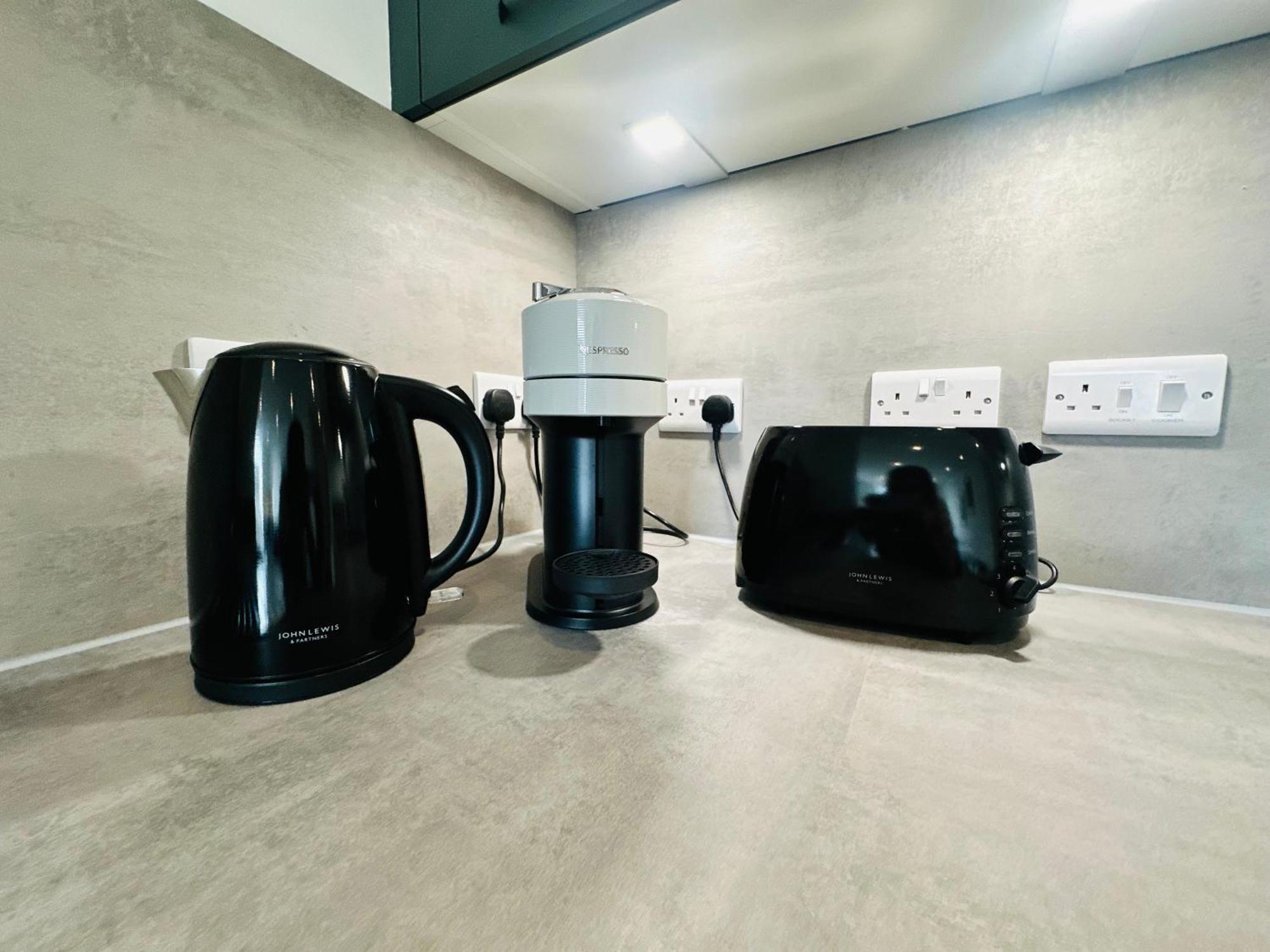 Barnet House Serviced Apartments 邓弗姆林 外观 照片