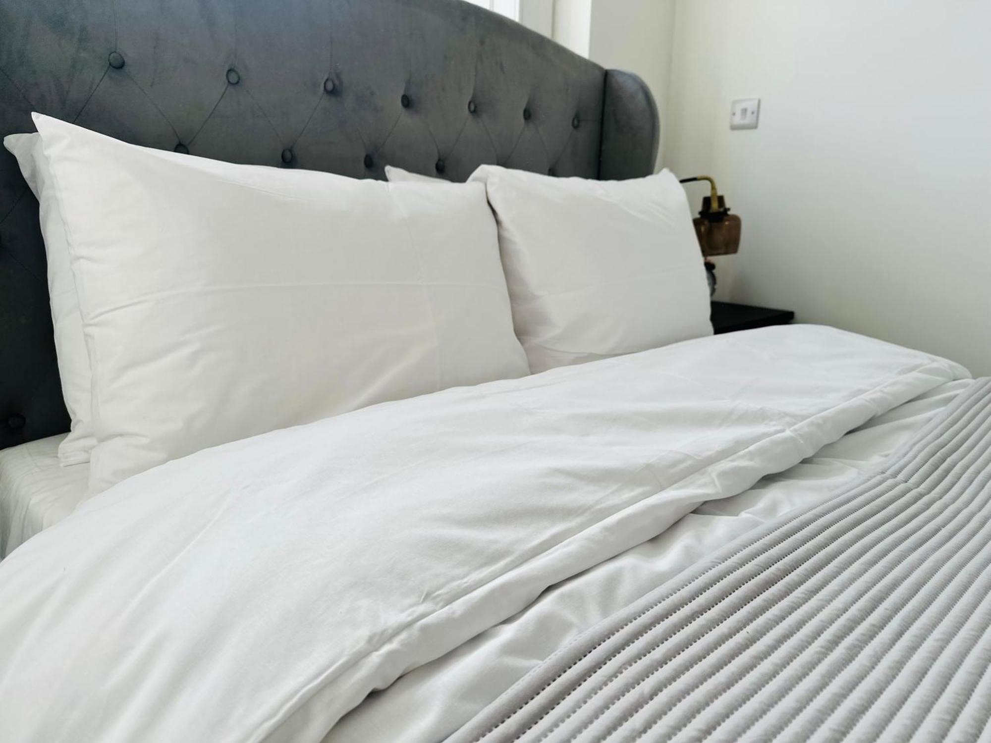 Barnet House Serviced Apartments 邓弗姆林 外观 照片
