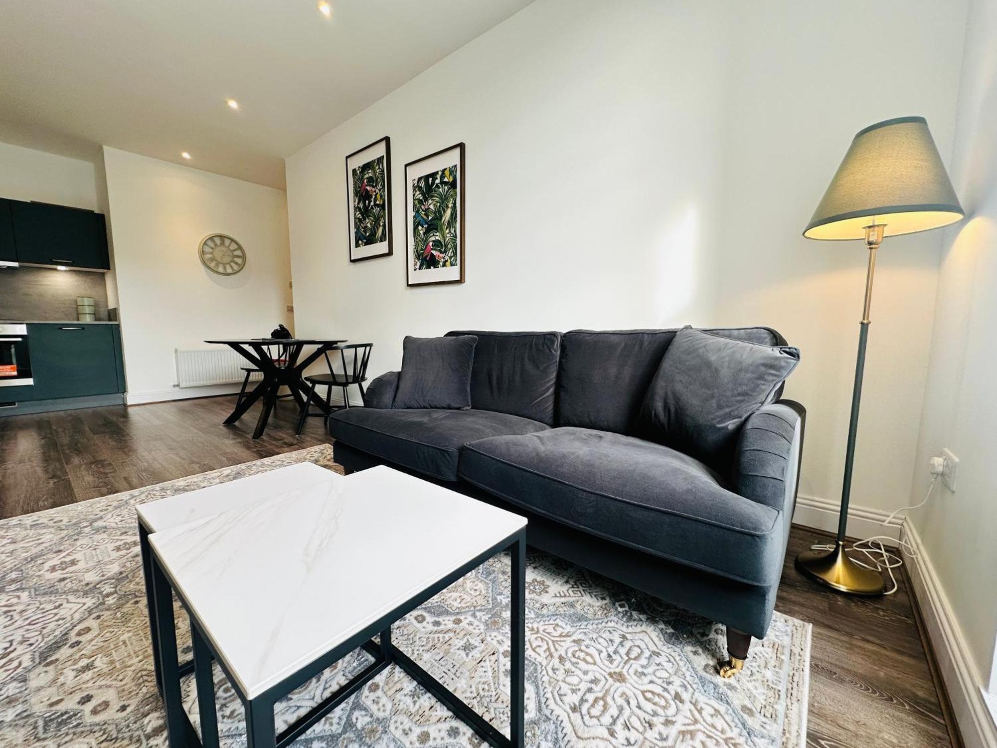 Barnet House Serviced Apartments 邓弗姆林 外观 照片