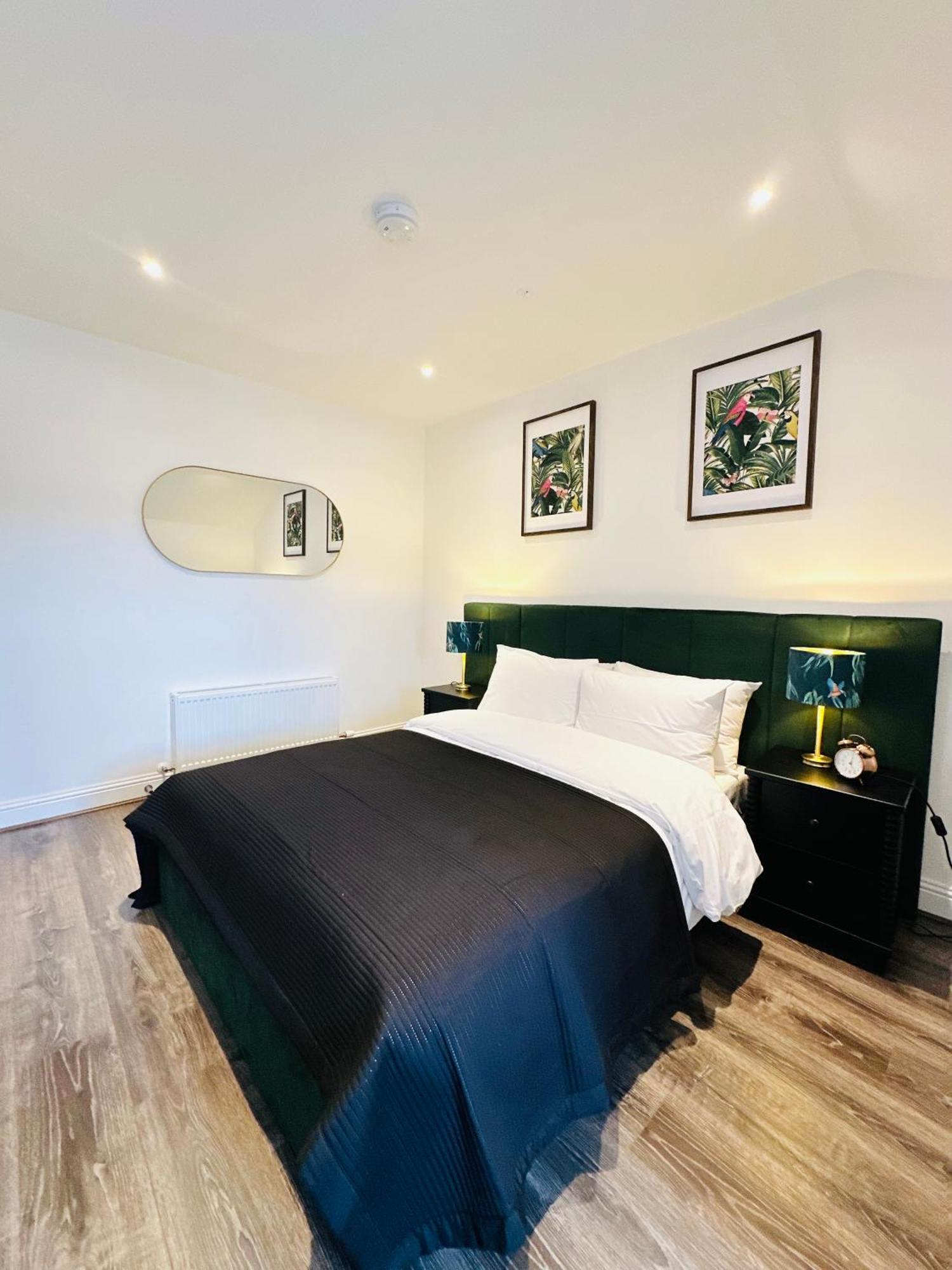 Barnet House Serviced Apartments 邓弗姆林 外观 照片