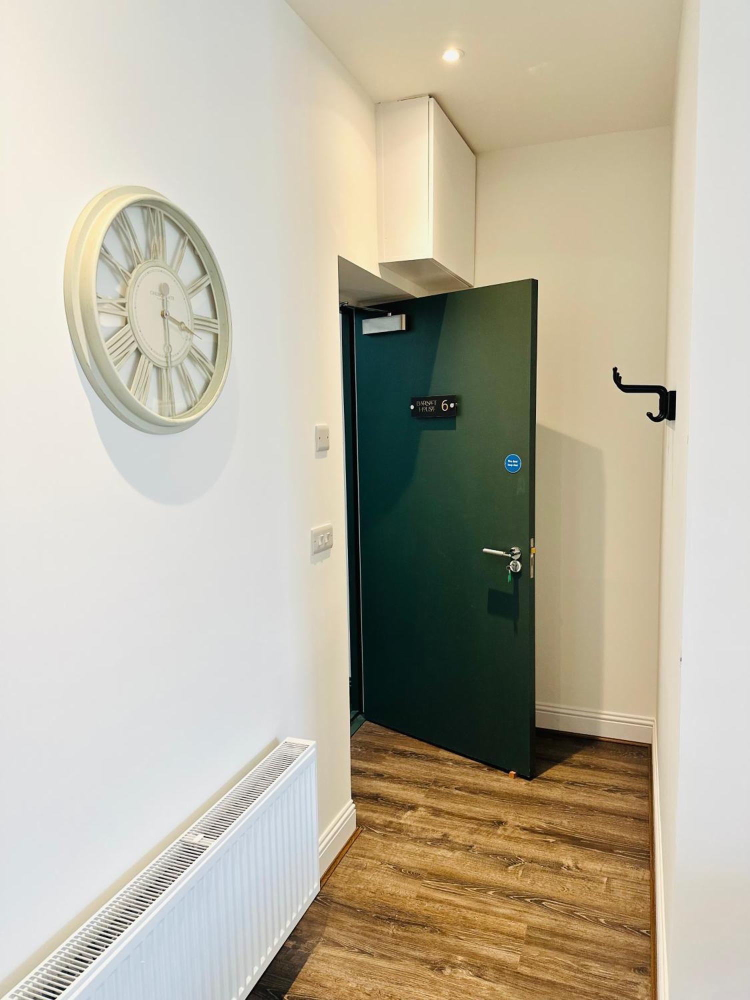 Barnet House Serviced Apartments 邓弗姆林 外观 照片
