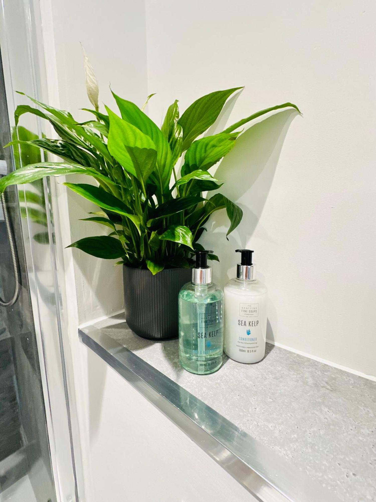 Barnet House Serviced Apartments 邓弗姆林 外观 照片