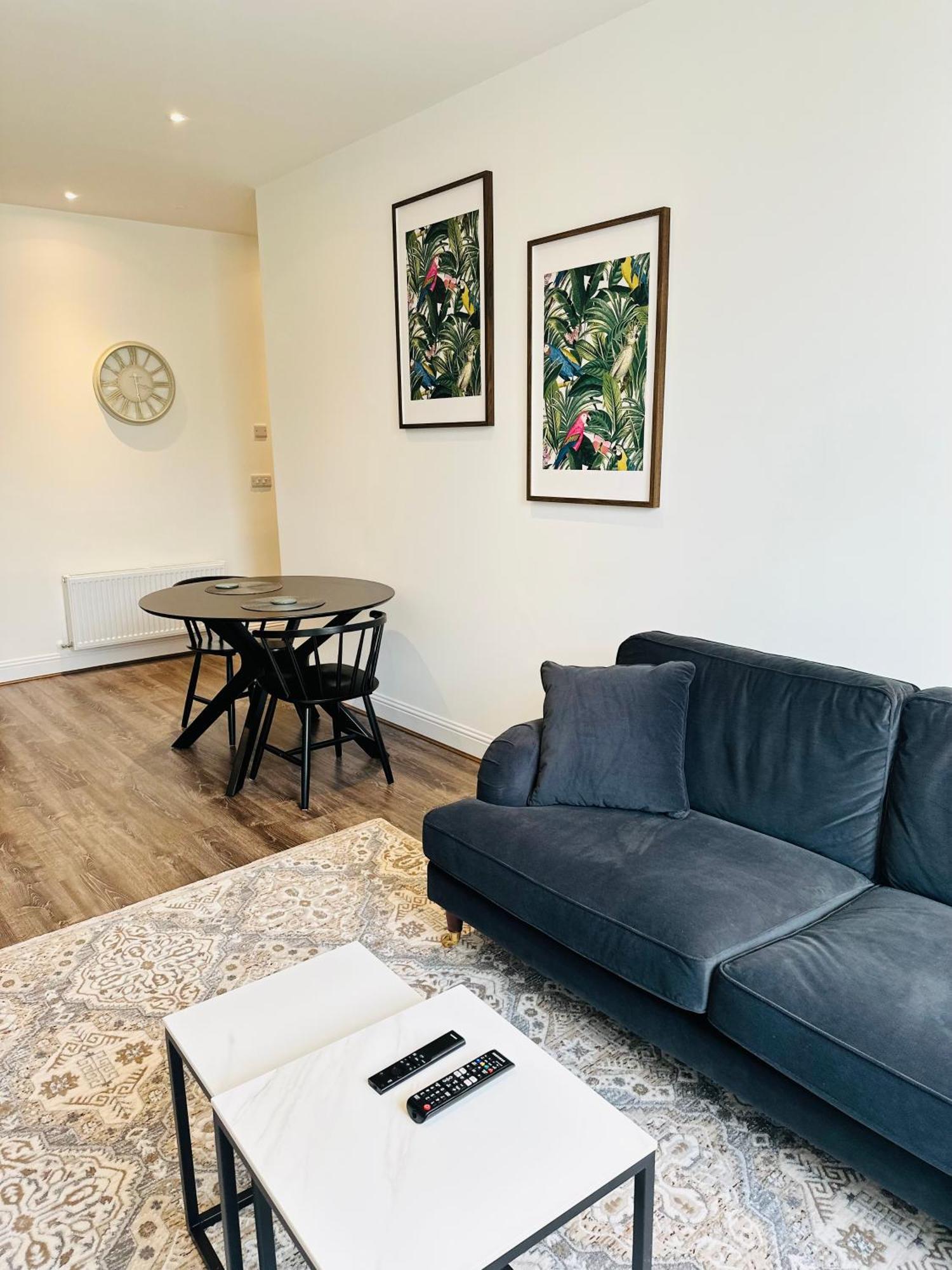 Barnet House Serviced Apartments 邓弗姆林 外观 照片