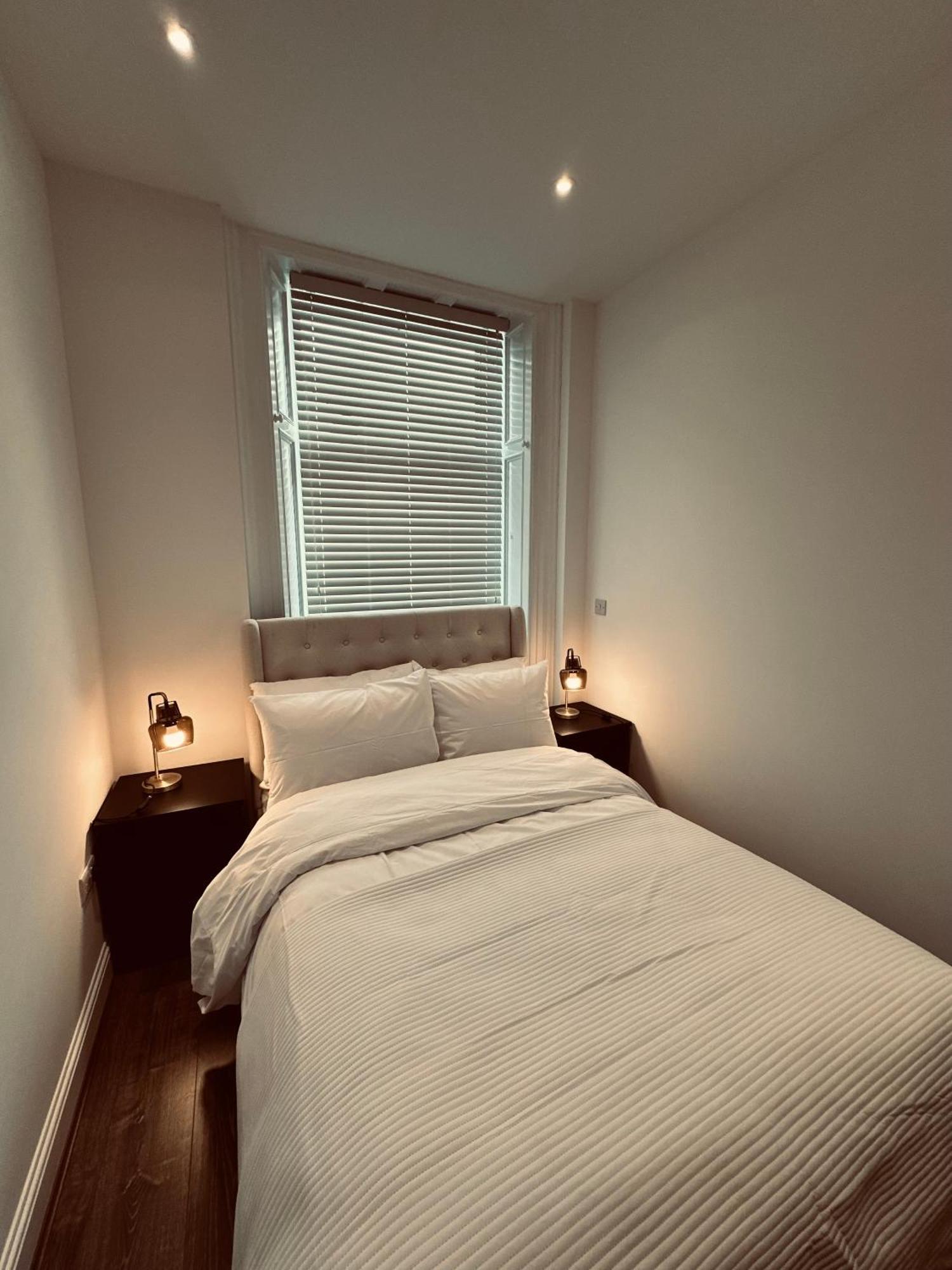 Barnet House Serviced Apartments 邓弗姆林 外观 照片