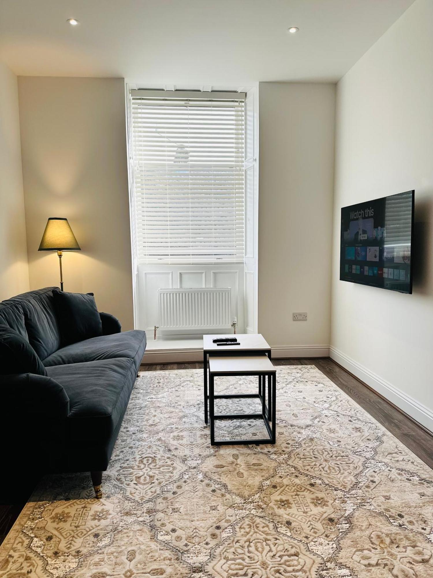 Barnet House Serviced Apartments 邓弗姆林 外观 照片