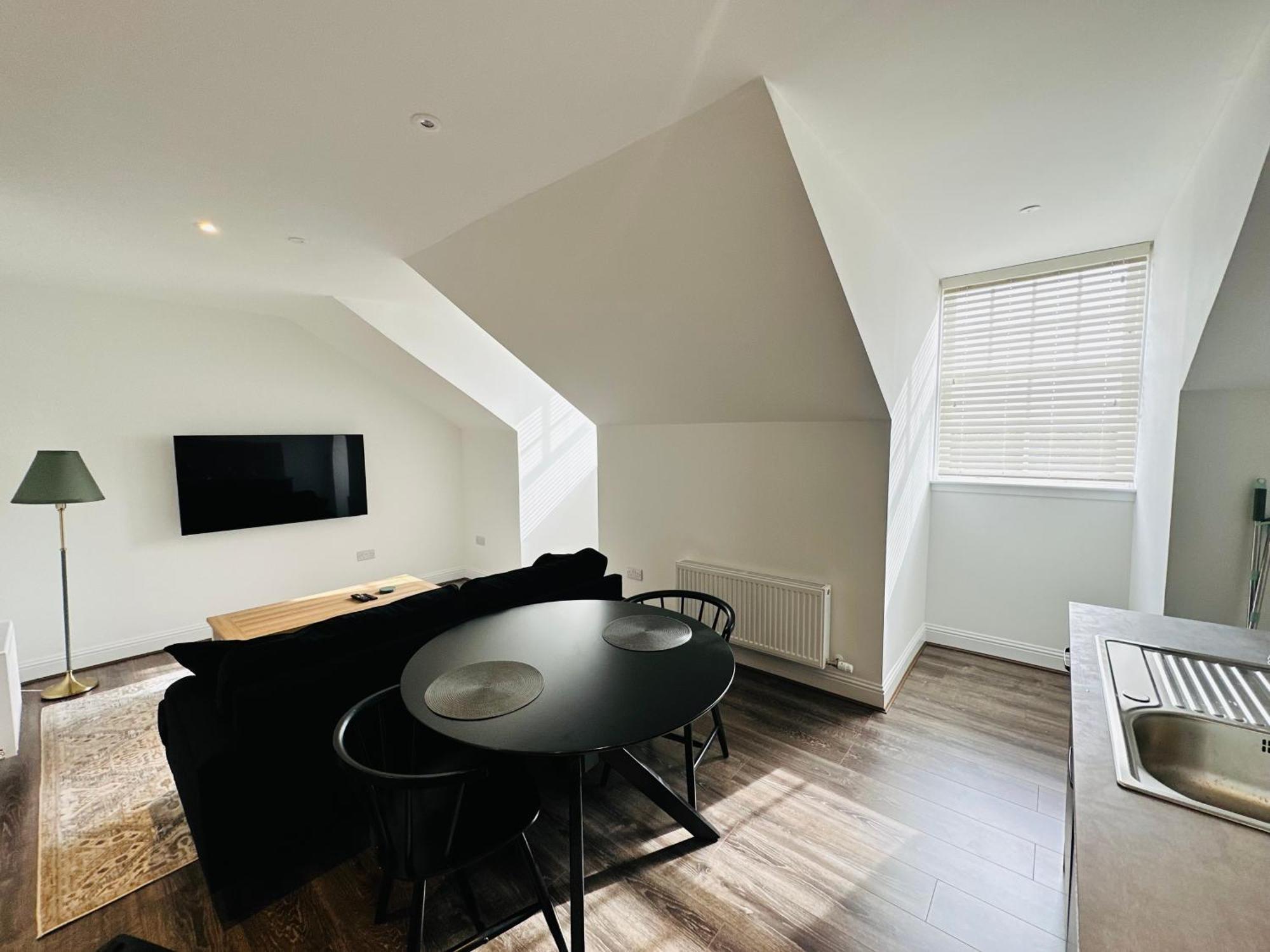 Barnet House Serviced Apartments 邓弗姆林 外观 照片