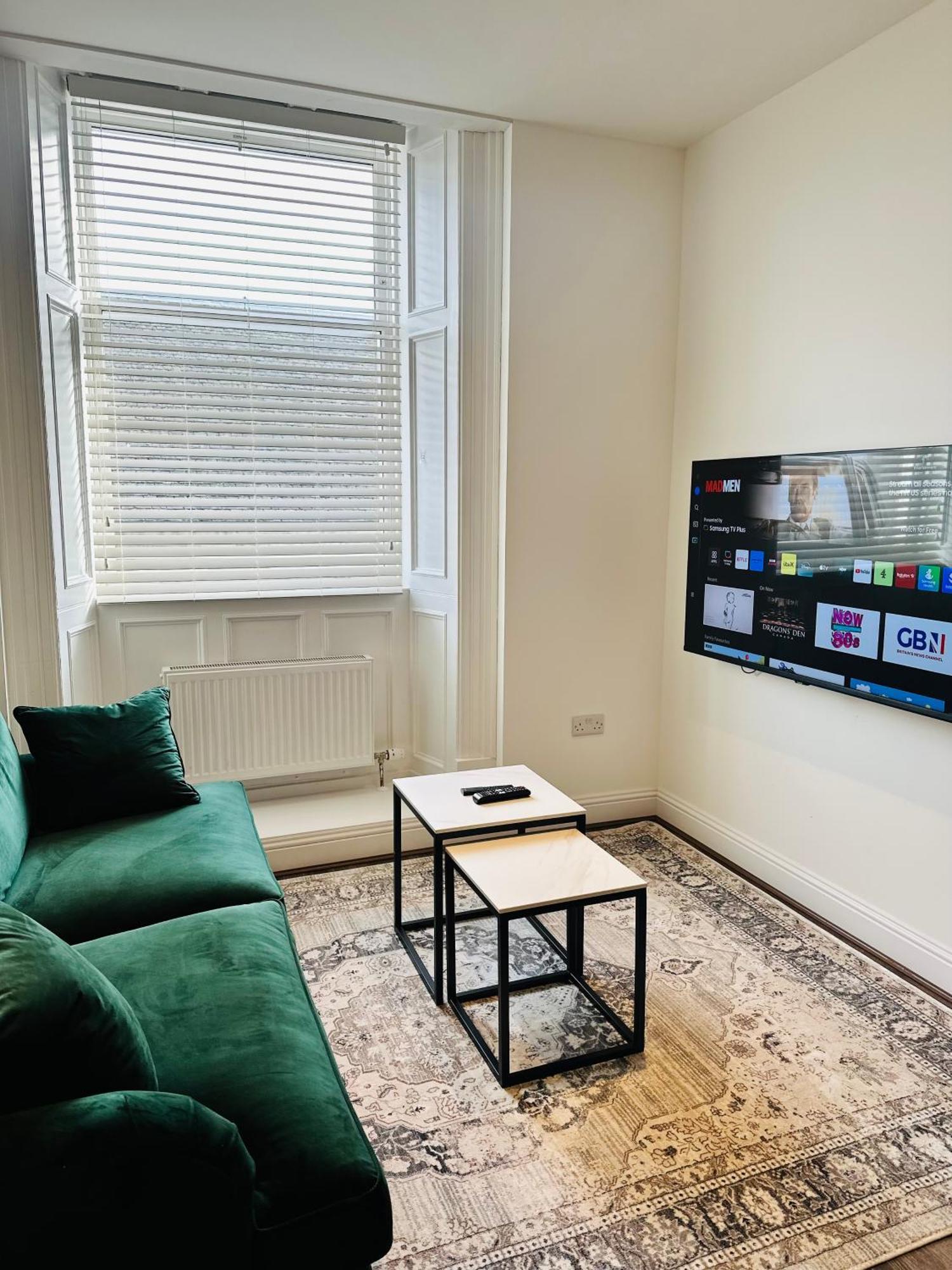 Barnet House Serviced Apartments 邓弗姆林 外观 照片
