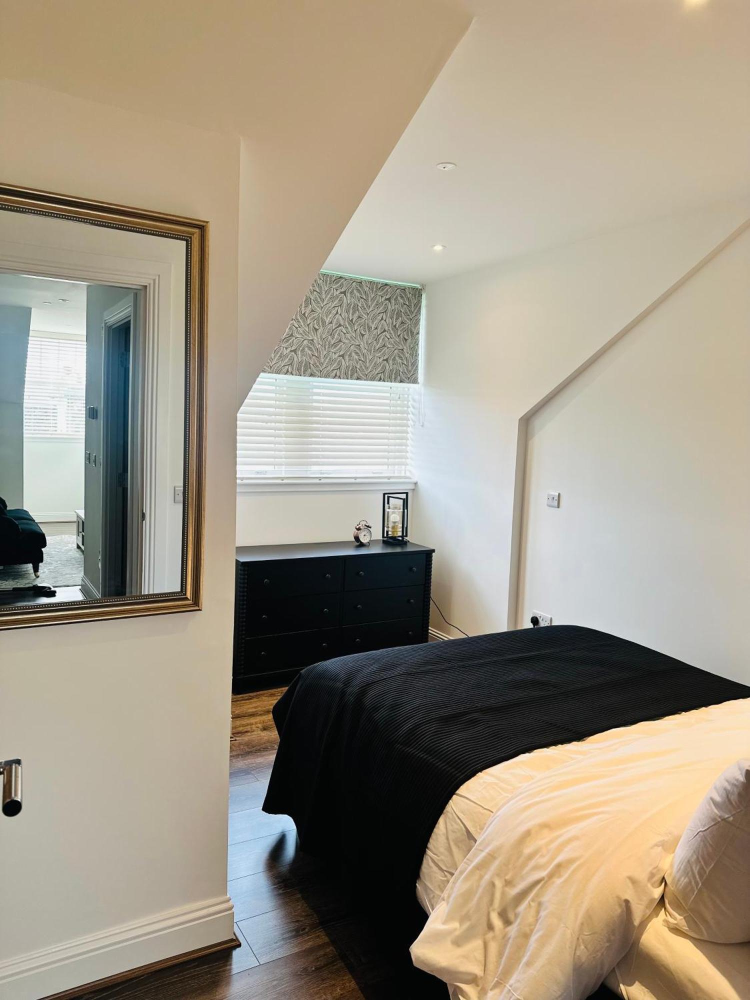 Barnet House Serviced Apartments 邓弗姆林 外观 照片