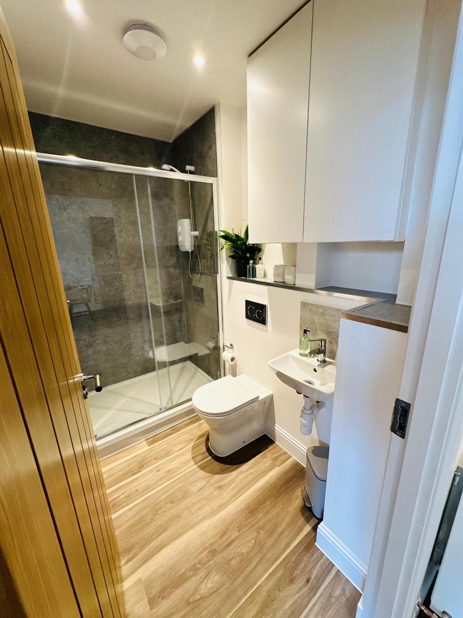Barnet House Serviced Apartments 邓弗姆林 外观 照片