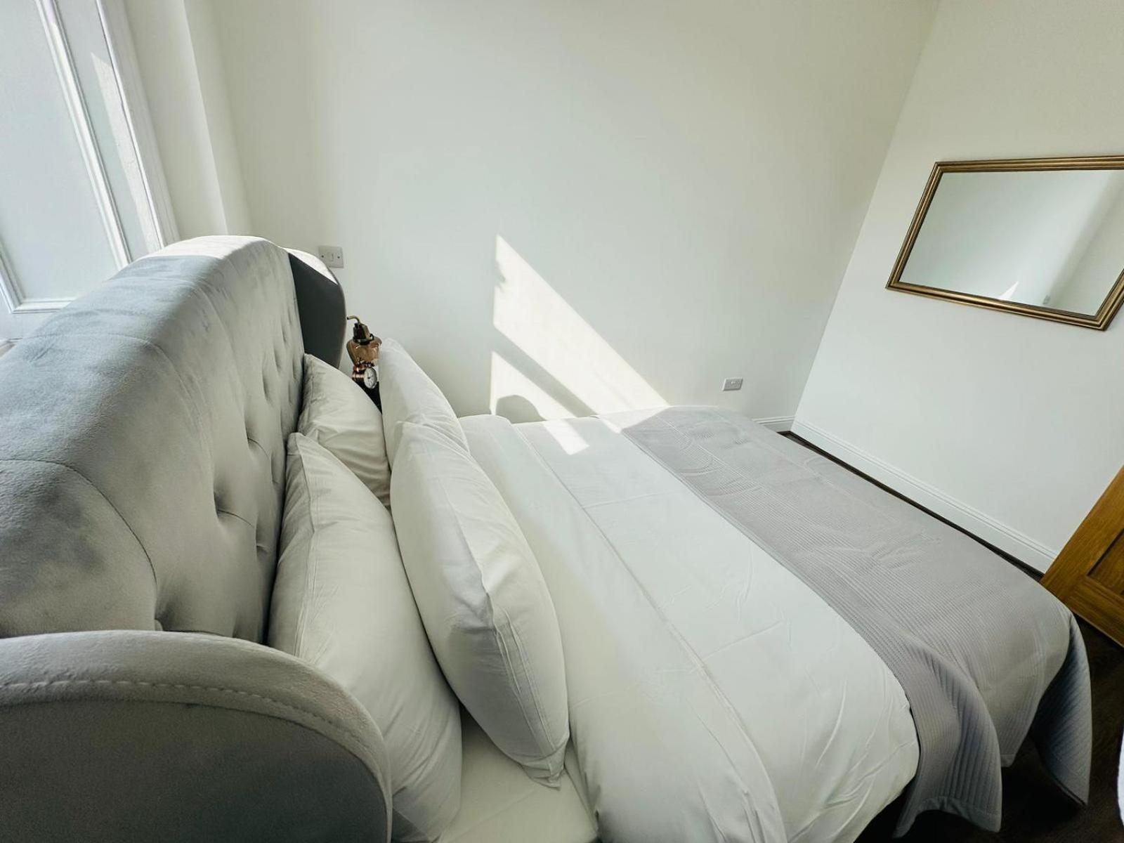Barnet House Serviced Apartments 邓弗姆林 外观 照片