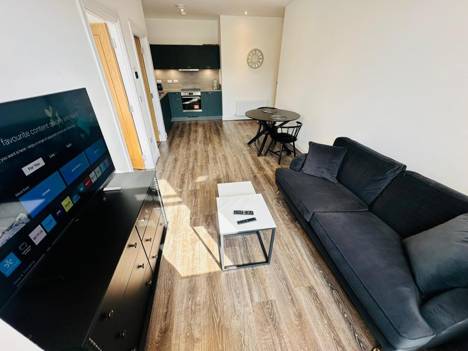 Barnet House Serviced Apartments 邓弗姆林 外观 照片