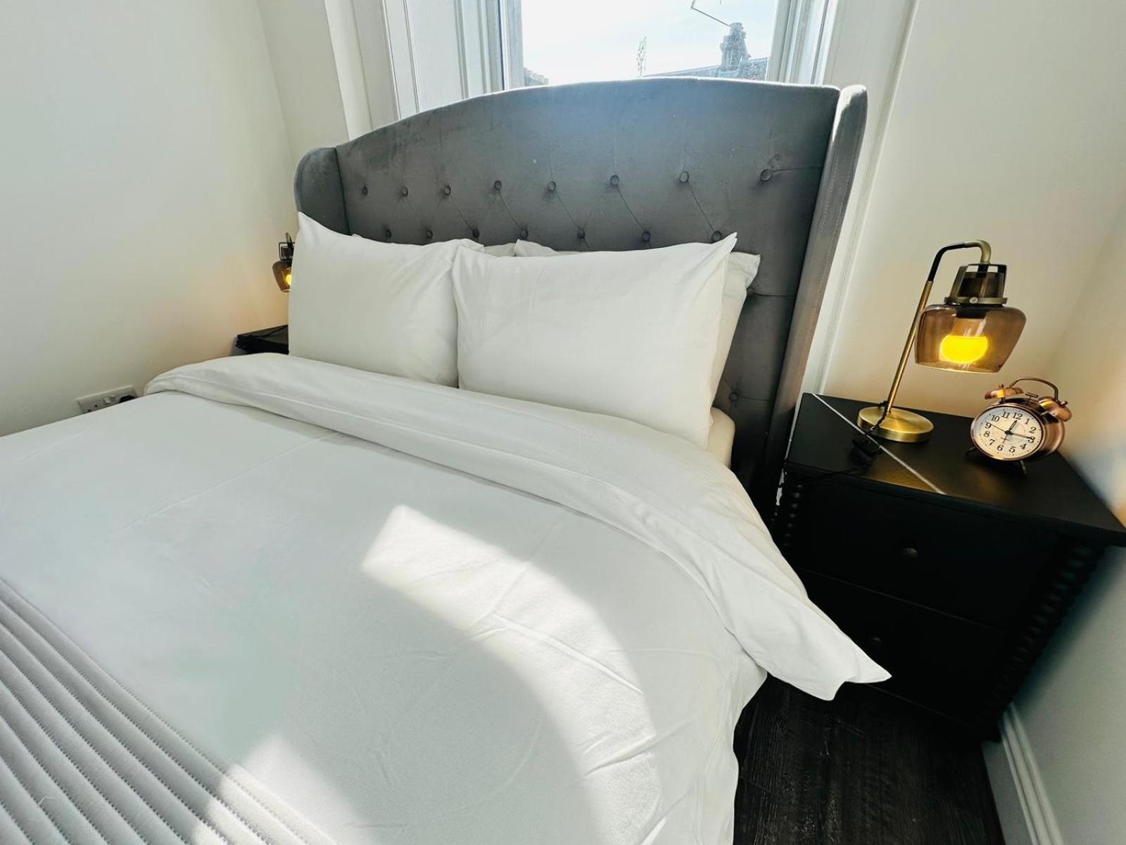 Barnet House Serviced Apartments 邓弗姆林 外观 照片