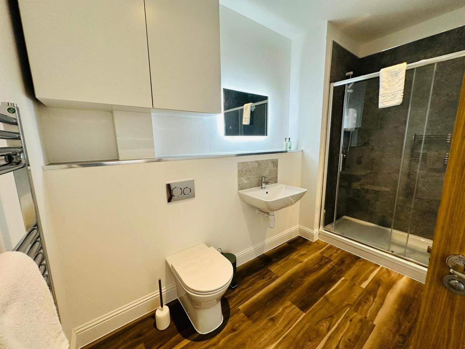 Barnet House Serviced Apartments 邓弗姆林 外观 照片